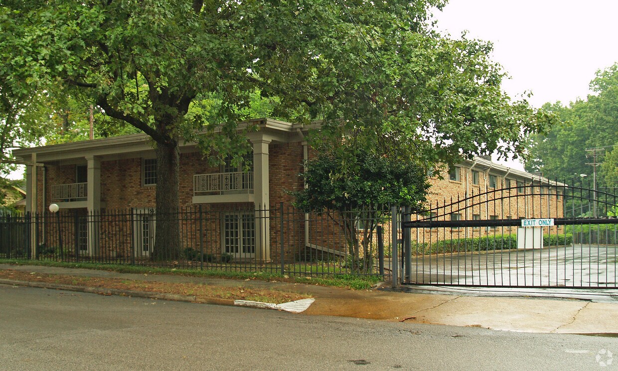 Primary Photo - 593 N Avalon St
