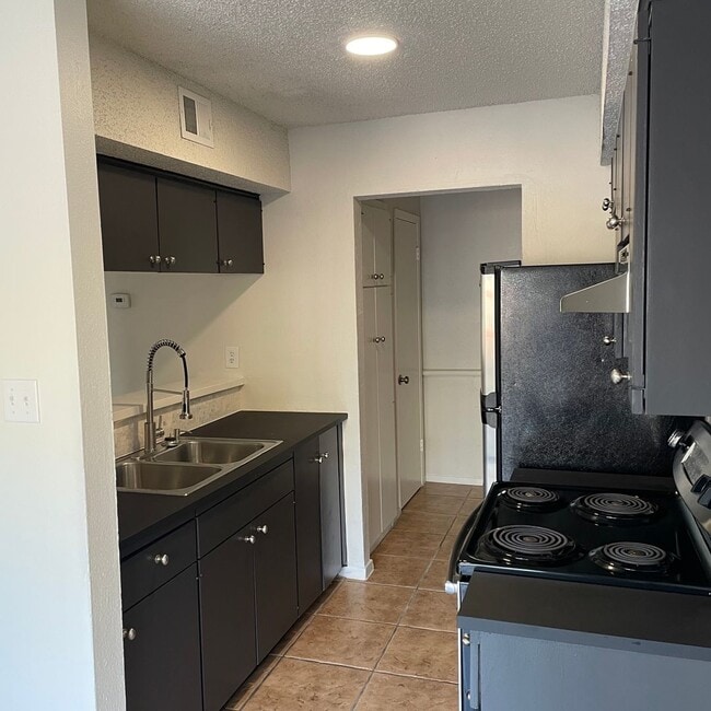 Foto del edificio - 1705 Coronado Hills Dr