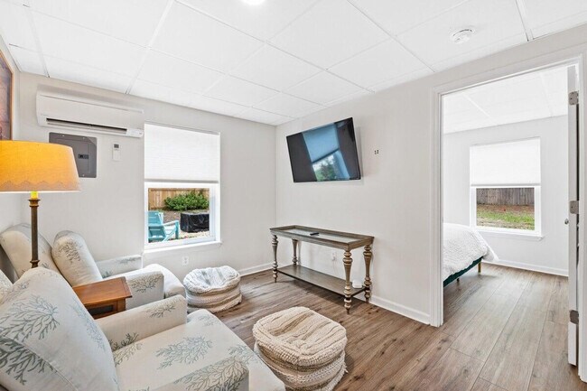 Foto del edificio - 22103 Lakeview Dr