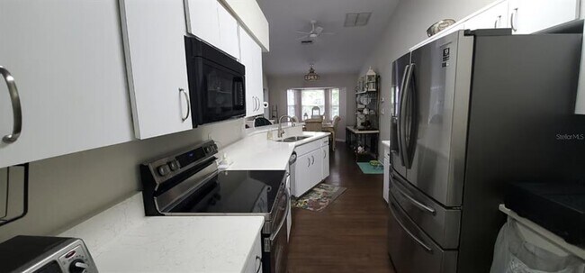 Foto del edificio - 2534 N Brentwood Cir