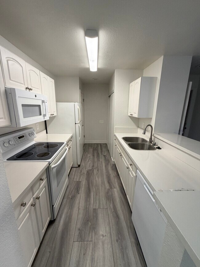 Foto del edificio - 2035 S Elm St