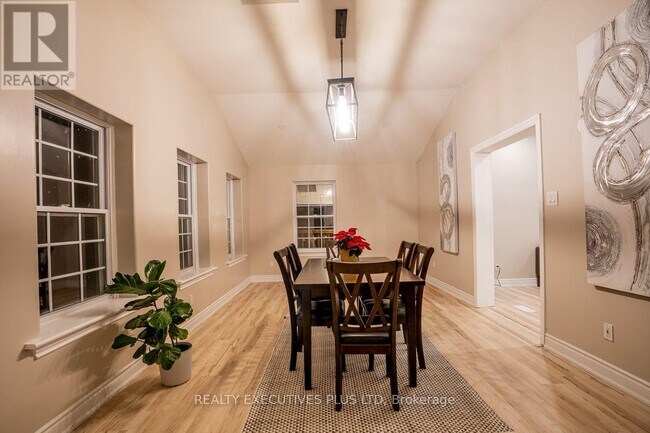 Photo du bâtiment - 2300 Olde Base Line Rd