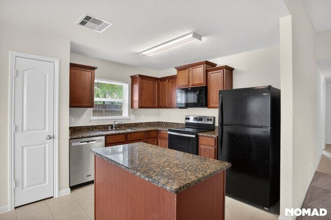 Foto del edificio - 2331 Golden Brandy Ln