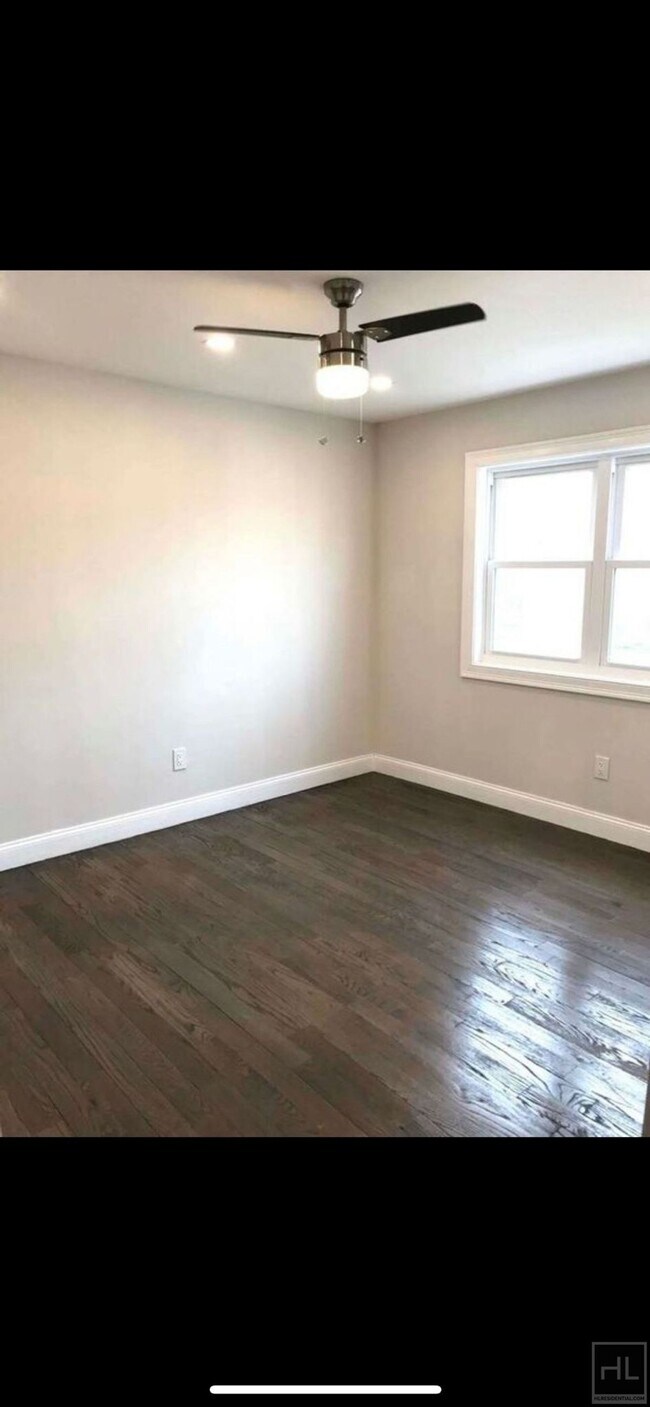 Foto del edificio - 14-22 WHEATLEY STREET