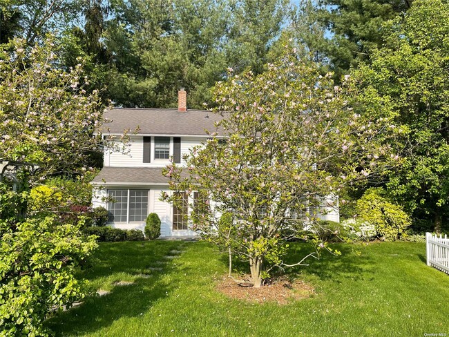 Building Photo - 5 Ludlam Ln