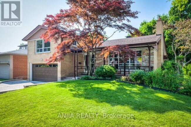 Building Photo - 17 Ealing Dr
