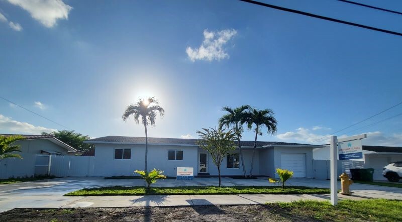 Primary Photo - 3300 SW 127th Ave