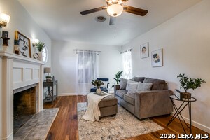 Foto del edificio - 838 Hammond Ave