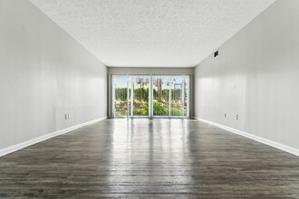 9400 Hurstbourne Park Blvd-24.jpg - The Rye Apartments