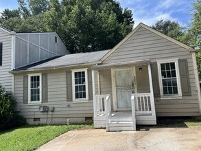 Building Photo - 2051 Charter Ln