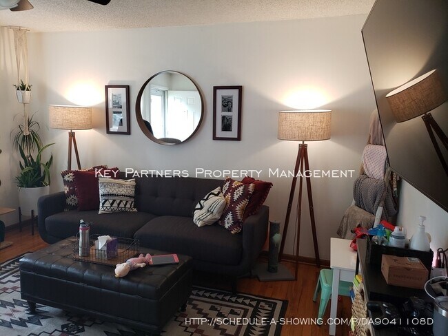 Building Photo - 1214 E Westerfield Pl - CUTE!