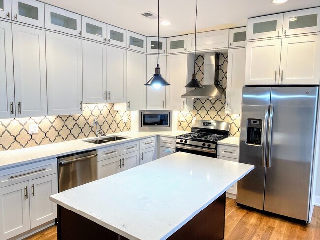 Foto del edificio - 3203 N Ridgeway Ave