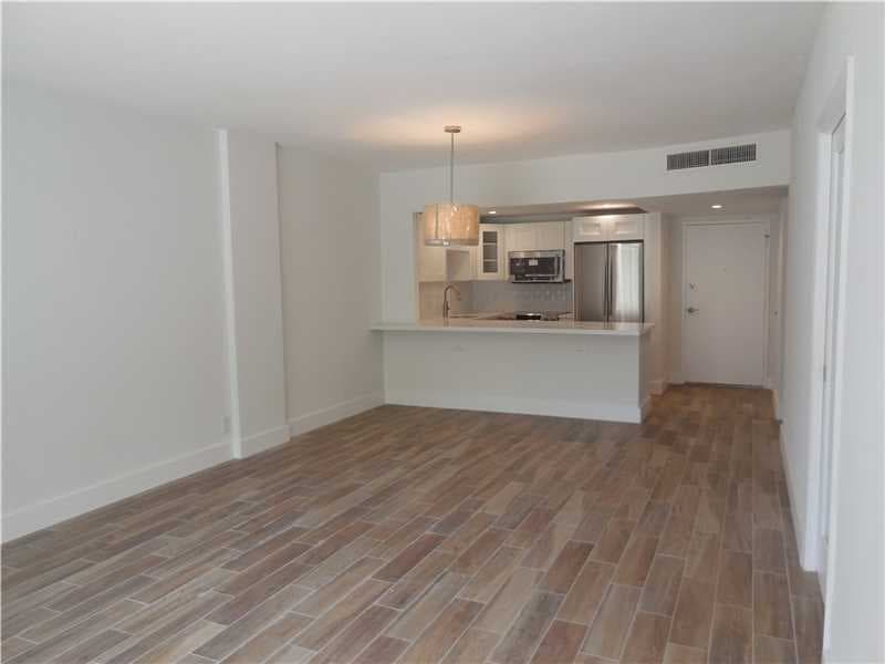 Primary Photo - 100 Edgewater Dr