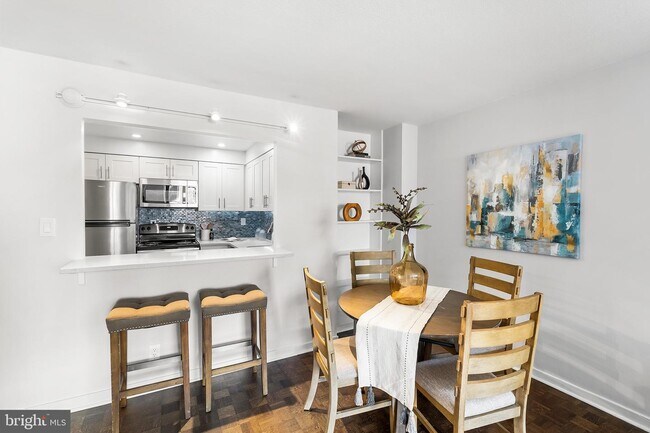 Foto del edificio - 224-30 W Rittenhouse Square