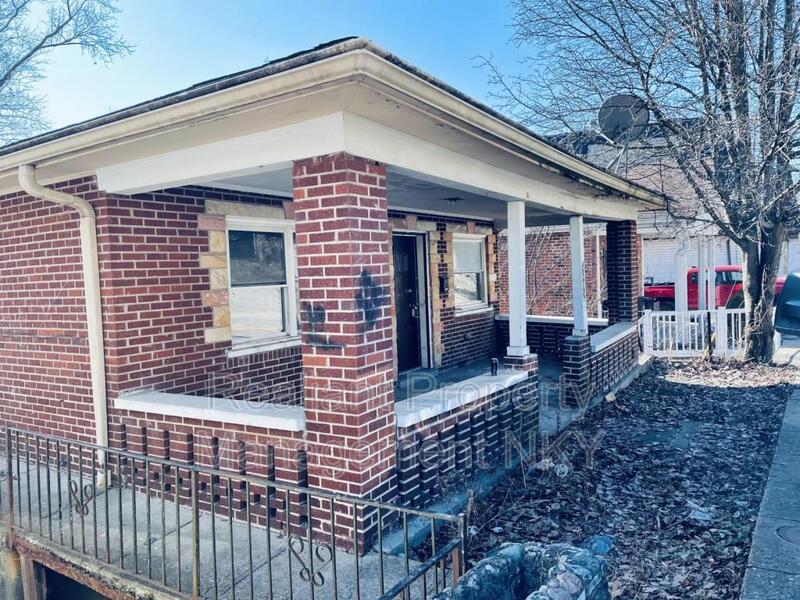 Primary Photo - 2823 Madison Ave