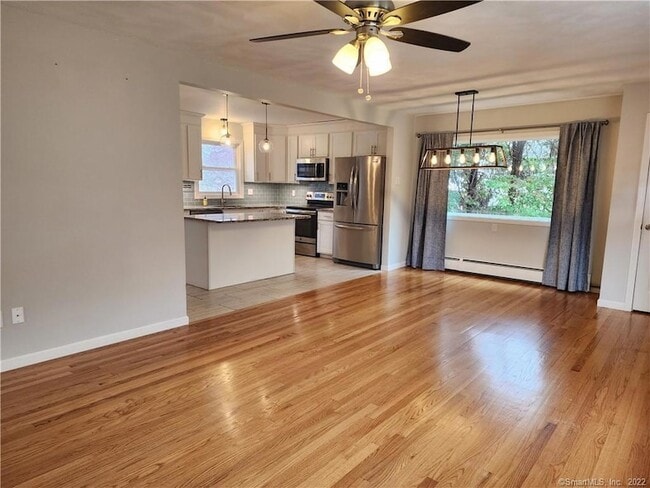 Building Photo - 24 Savi Ave