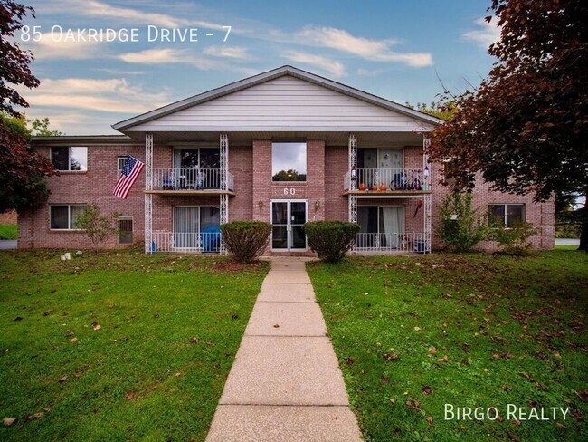 Building Photo - SPACIOUS 2 BED APARTMENT IN WEST SENECA, NY