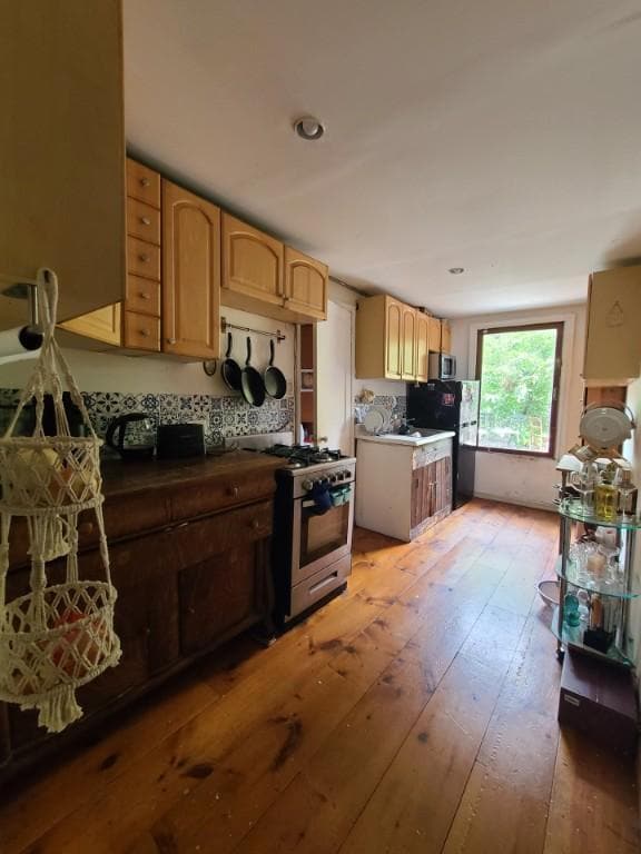 Building Photo - 2 bedroom in NEW YORK NY 10009