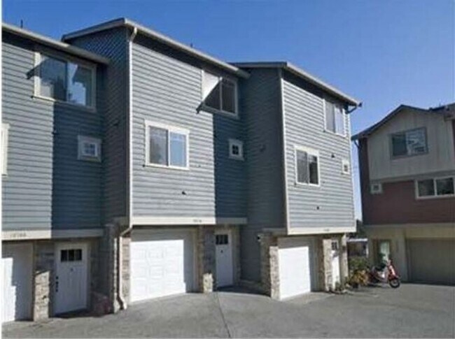 Foto del edificio - Beautiful townhouse 3 beds 2.5 baths.