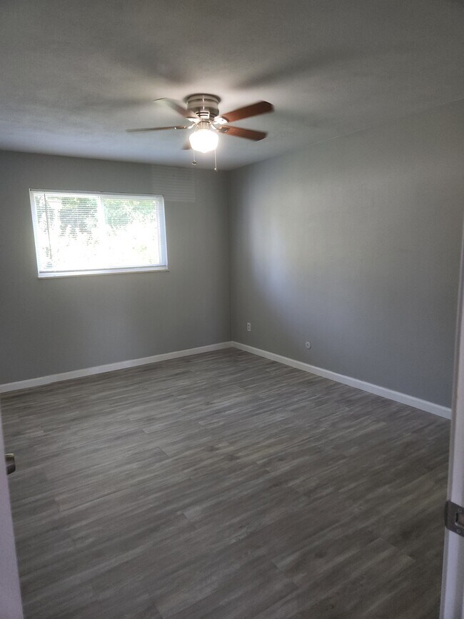 Dormitorio espacioso - 212 N 44th St