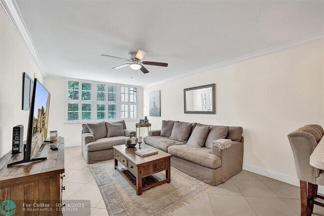Foto del edificio - 9450 Live Oak Pl