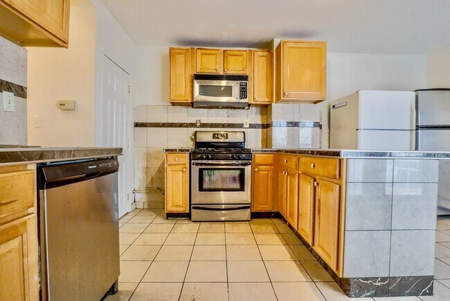 Foto del edificio - 571 Somerville Ave