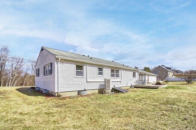 Building Photo - 60 Overlook Rd