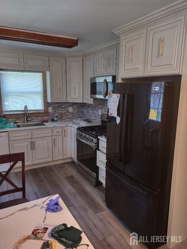 Building Photo - 204 Marlin Dr