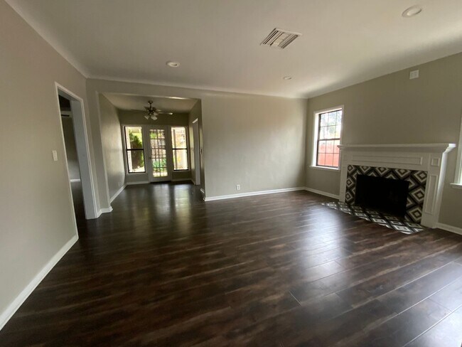 Building Photo - One of the oldest neighborhoods in the San...