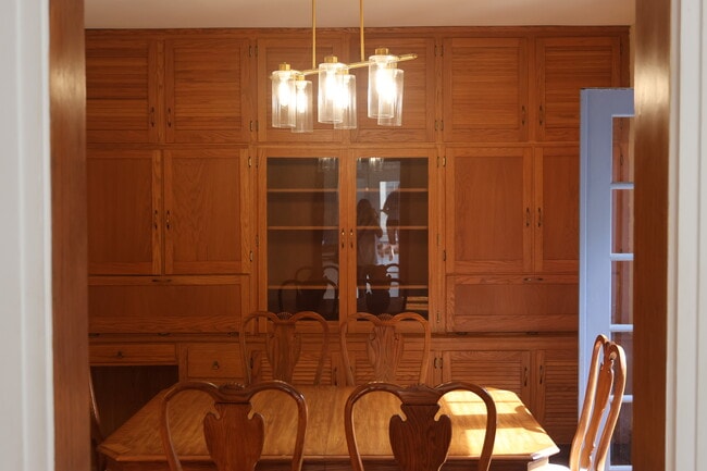 Dining room - 711 W Ohio St