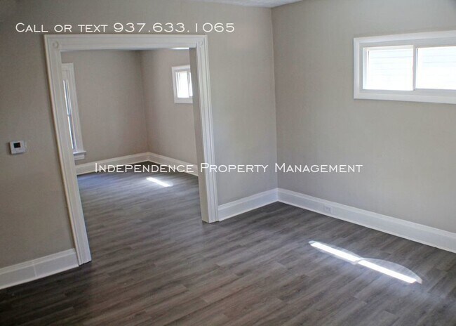 Building Photo - 1056 Linden Ave