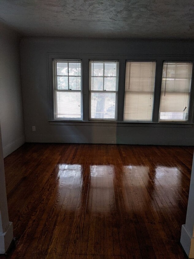 Foto principal - 2195 Springle St