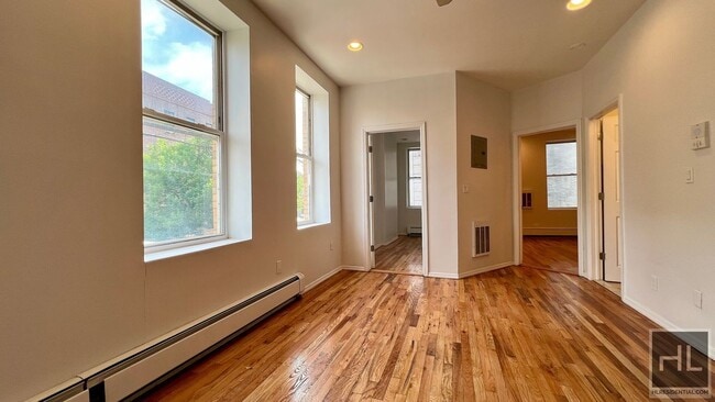 Building Photo - 2BR 1BA Pre-War In Crown Heights