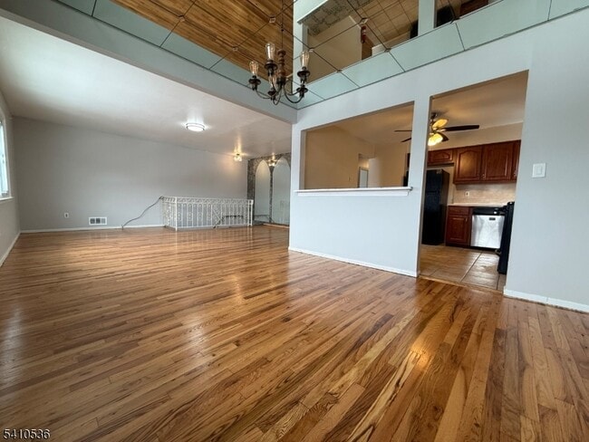 Building Photo - 17 Daka Ct