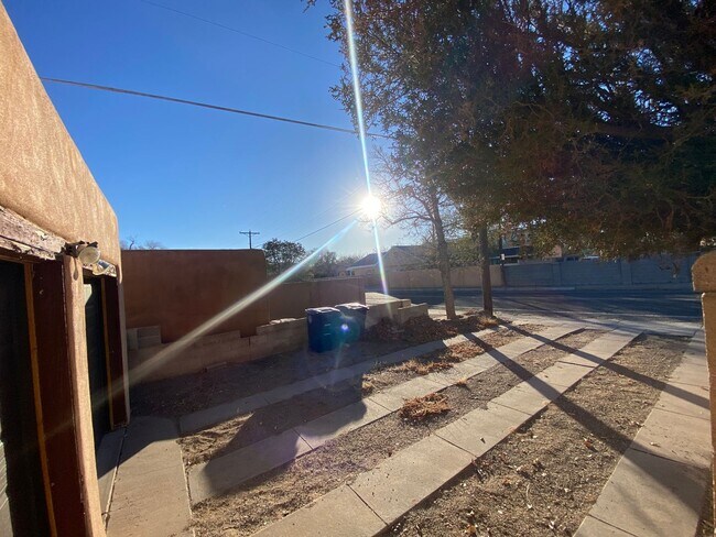 Foto del edificio - 1200 Stanford Dr NE