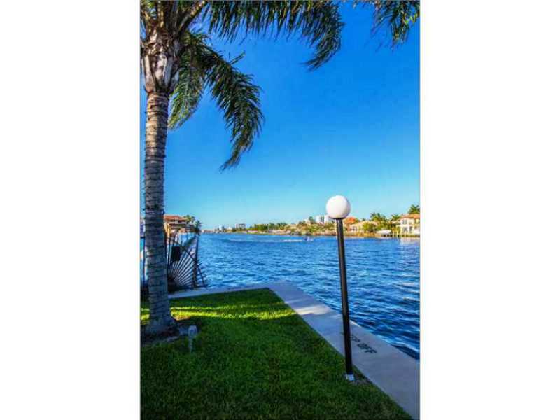 Primary Photo - 6241 Bay Club Dr
