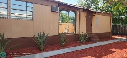 Building Photo - 11868 Watergate Cir