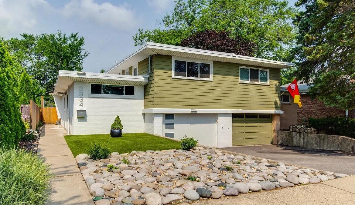 Foto principal - 8934 Ewing Ave