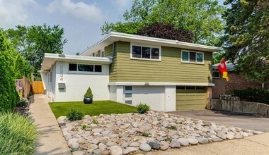 Building Photo - 8934 Ewing Ave