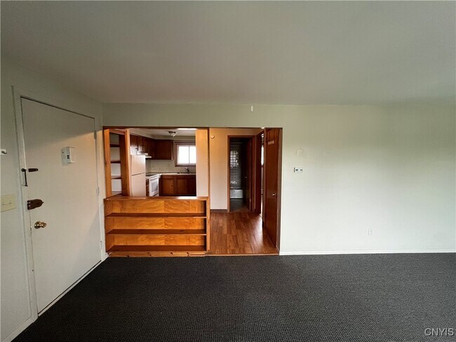 Building Photo - 120 Hasbrouck St