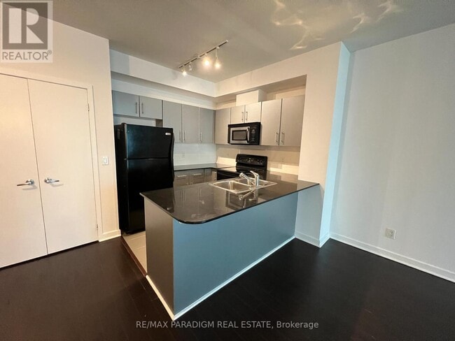 Photo du bâtiment - 12 Yonge St