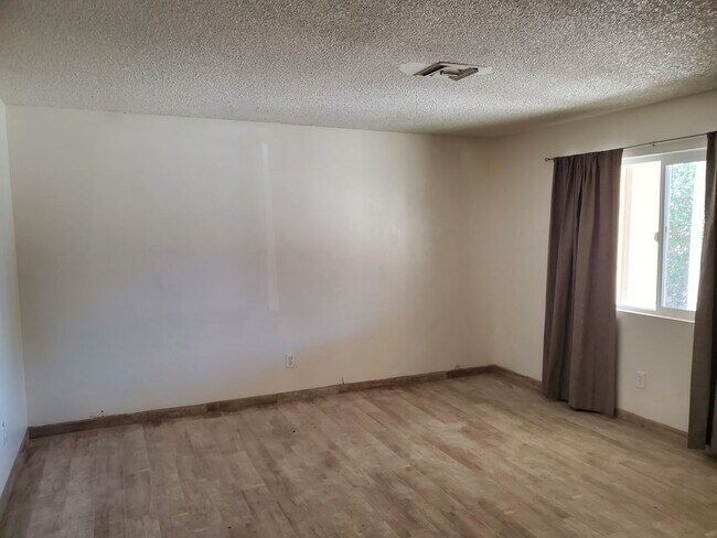 Foto del edificio - Rare 4 Bedroom Home in Bullhead City