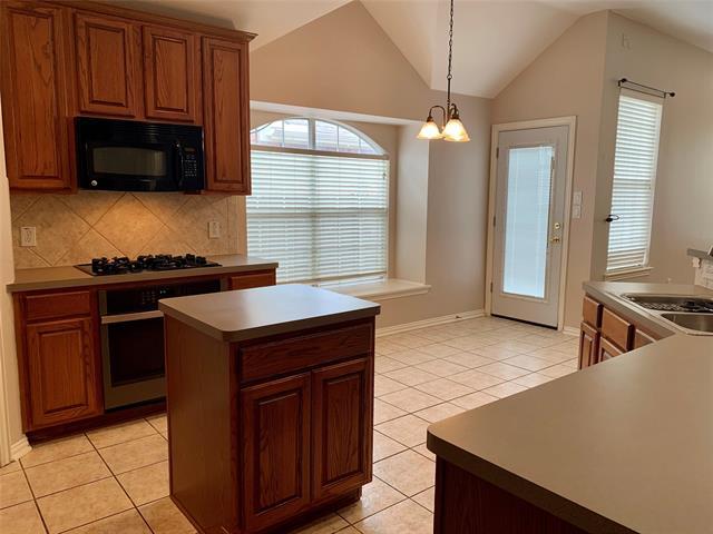 Building Photo - 2024 Londonderry Dr