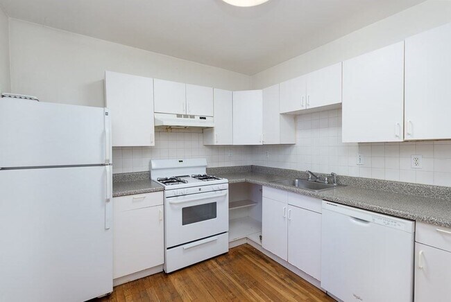 Foto del edificio - 40 Montfern Ave