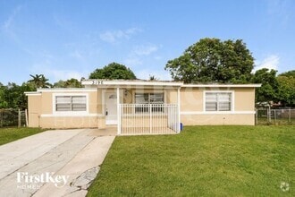 Building Photo - 3196 N Seacrest Blvd