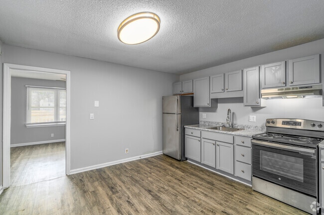 1BR, 1BA - 625SF - Kitchen - The Groves