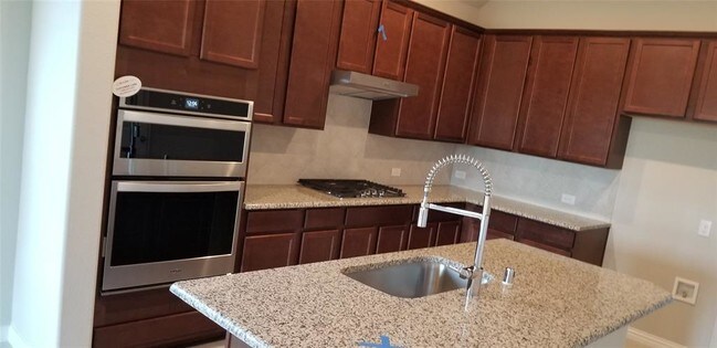 Foto del edificio - 3248 Lakewood Hills Dr