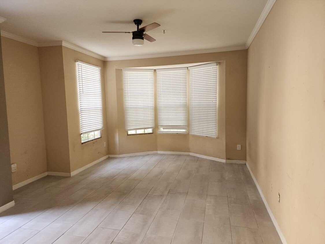 Building Photo - 1 Bedroom 1 bathroom condo