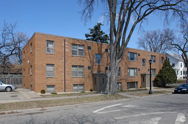Building Photo - 900 W 25th St