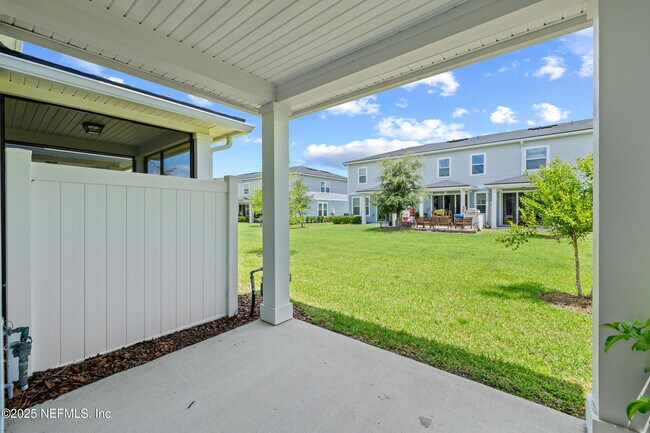 Building Photo - 243 Pine Bluff Dr